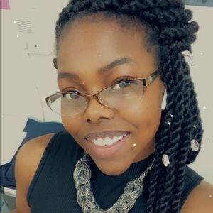 Meet your Posher, Suzanne